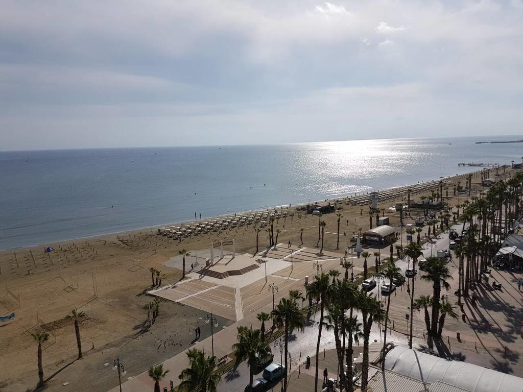 Finikoudes Luxury Apartments Larnaca Exterior foto