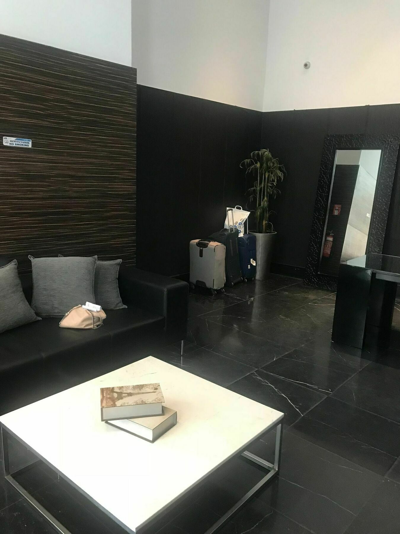 Finikoudes Luxury Apartments Larnaca Exterior foto