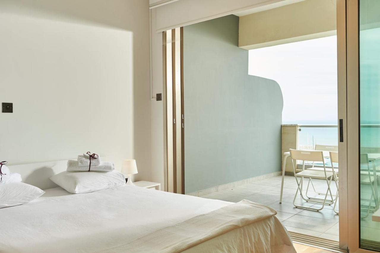 Finikoudes Luxury Apartments Larnaca Exterior foto